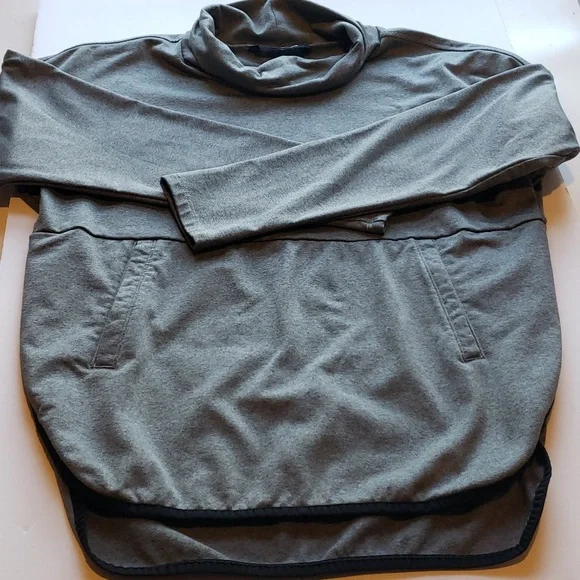 North Face Girl's Long Sleeve Gray Sweatshirt w/Pocket Size M (10/12) - Picture 4 of 13